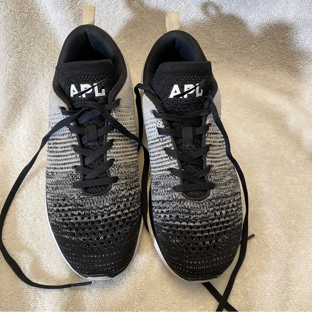APL Techloom Pro Ombre Free People Free Movement Black and Gray Sport Sneaker 9